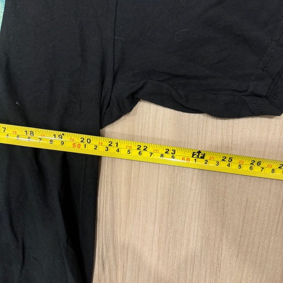 The Beatles/Apple 2009 Black Men’s XL Tshirt with Beatles print - Picture 4 of 6